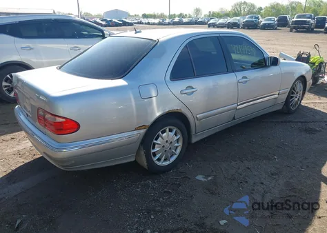 2001 Mercedes-Benz E 320 from USA, damaged, VIN WDBJF65J61B373135